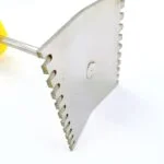 Queen Excluder Cleaning Scraper - Image 5